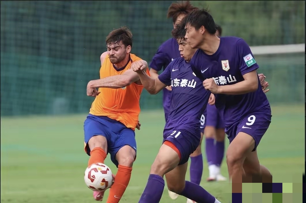 九游体育入口-赛地聚焦：亚冠今夜热度飙升，山东泰山篮板制胜，质疑声仍在，轮换策略成焦点的简单介绍