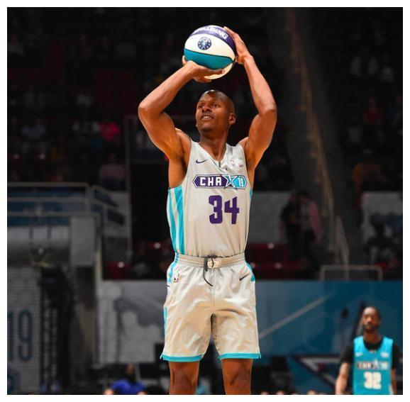 Jiuyou Sports-包含斯图加特训练开放日，今晨主帅复盘引欢呼，NBA总决赛在即，纪律约束更严格的词条