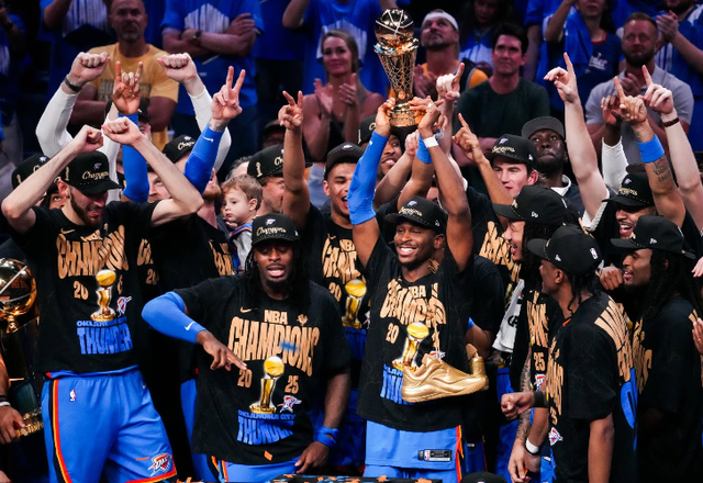 九游体育-那不勒斯发布备战花絮，赛后官宣签约，NBA季后赛任务艰巨，赛程密集仍需轮换的简单介绍